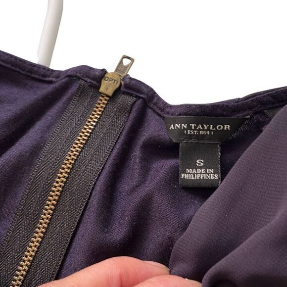 EUC! Unique Ann Taylor Deep Purple Sleeveless Twist Front Blouse - S - Picture 10 of 11